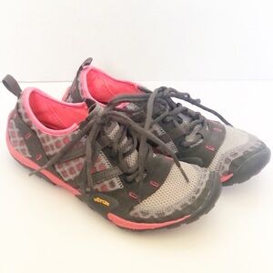 New Balance MINIMUS Gray Pink Vibram Trail Running Sneakers Women's Size 7